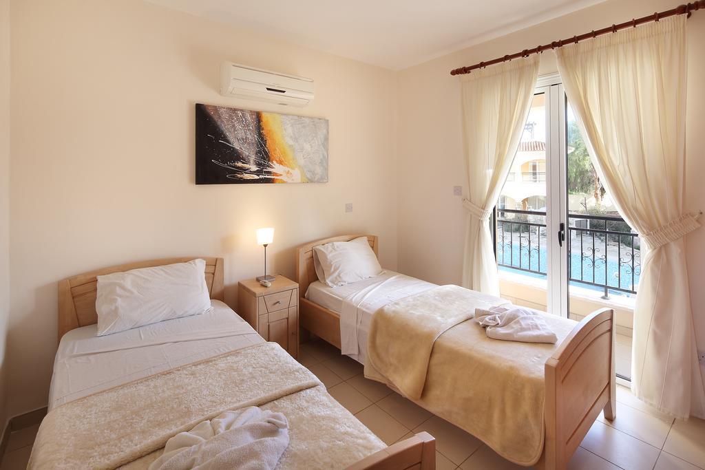 Appartement Adamou Gardens à Paphos Extérieur photo