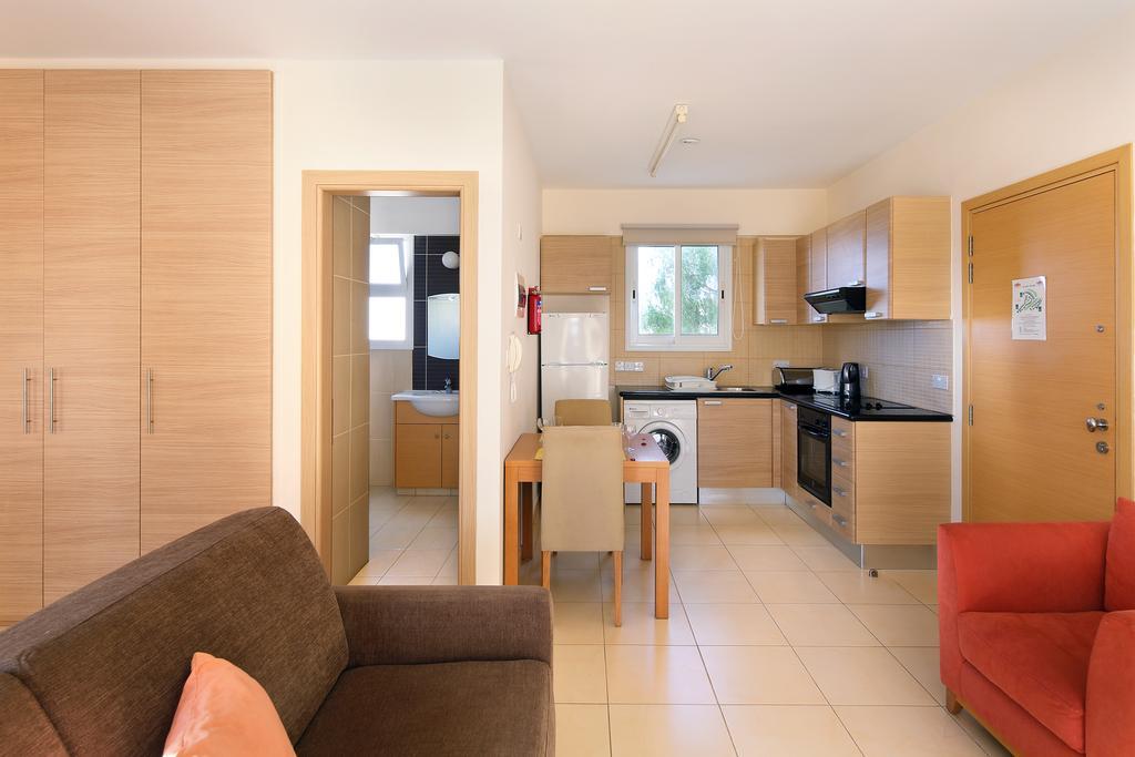 Appartement Adamou Gardens à Paphos Extérieur photo