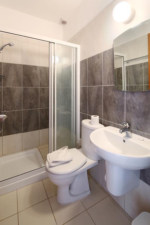 Appartement Adamou Gardens à Paphos Extérieur photo
