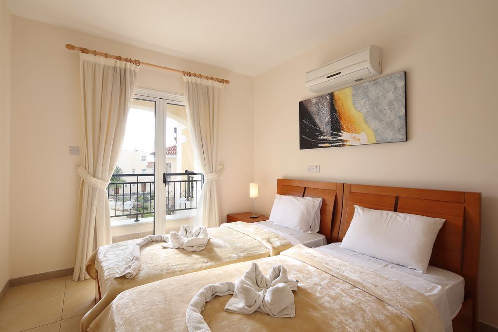 Appartement Adamou Gardens à Paphos Extérieur photo