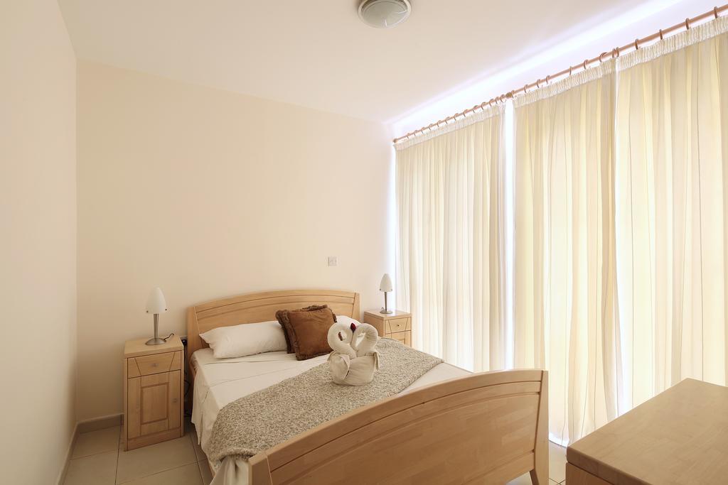 Appartement Adamou Gardens à Paphos Extérieur photo