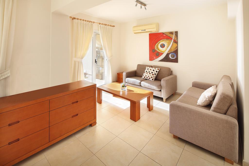Appartement Adamou Gardens à Paphos Extérieur photo